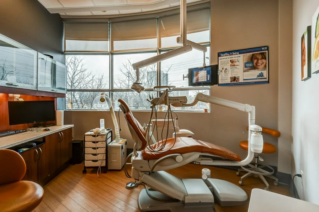 Cracovia Dental dental clinic in Mississauga - Photo 2